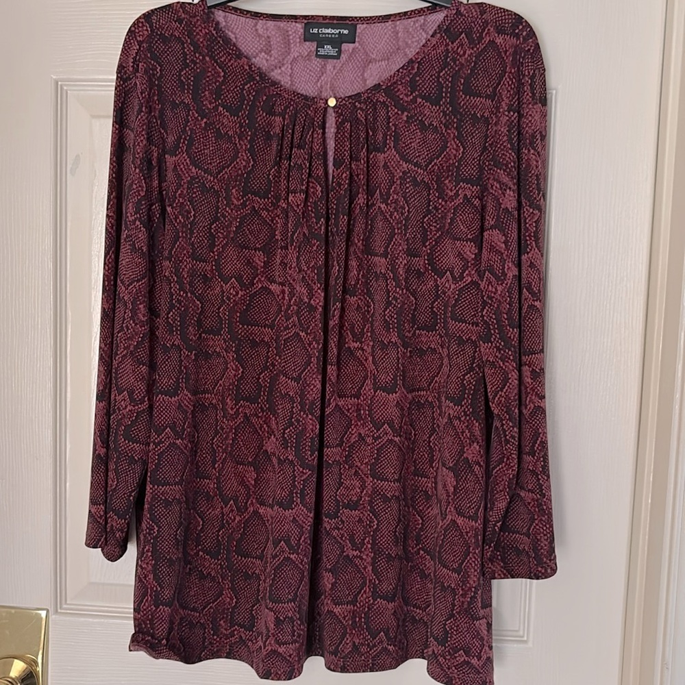 LIZ CLAIBORNE PYTHON TOP